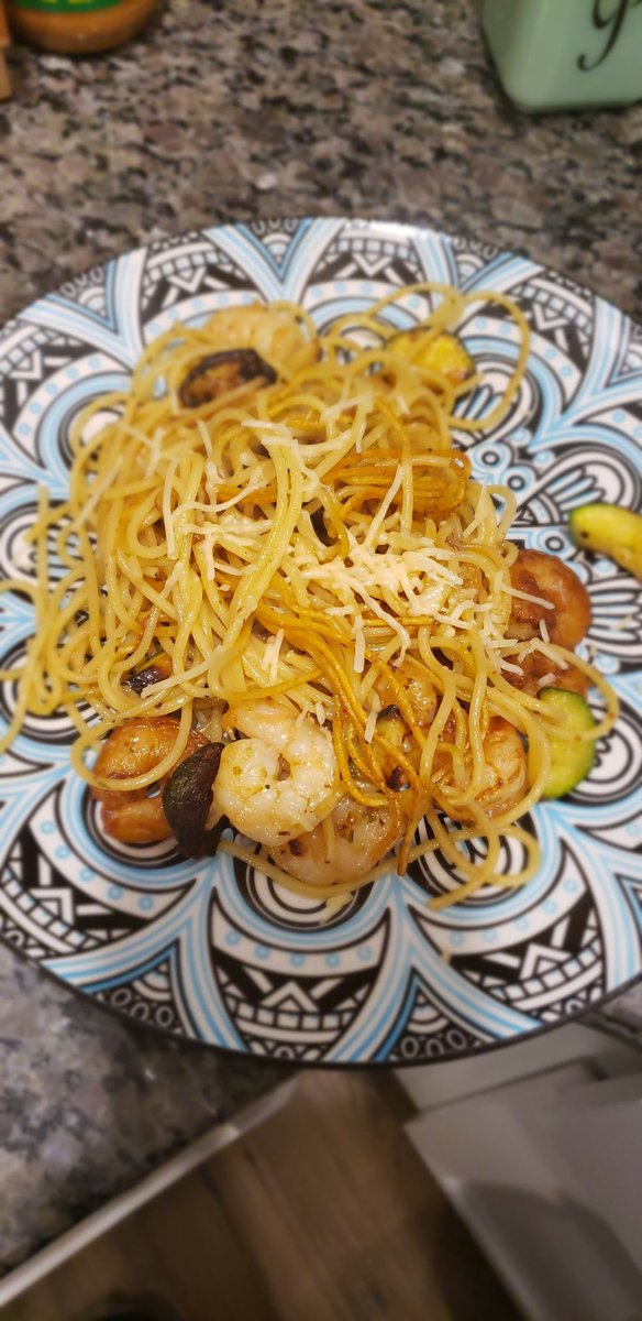Raven_Guild's tweet photo. Just made my first #hellofresh box and even though its not something I'd normally eat, its actually pretty good! Use https://t.co/w3Lf5KeeM6 if you want to try yours and get 65% off plus free shipping! https://t.co/u2r0uAhIrP