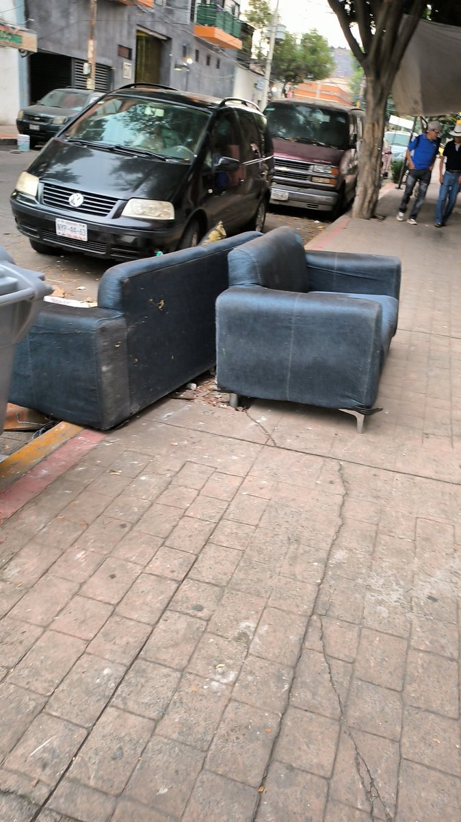 Hola buen día. <a href="/MHcesac/">MH CESAC</a> <a href="/OlaMHmx/">Servicios Urbanos MH</a>  su apoyo para el retiro de todo esto en la calle de Netzahulpilli 74, Tlaxpana entre circuito y Quetzalcóatl y esquina de circuito