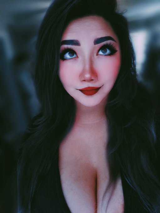 🧛🏼&zwj;♀️ https://t.co/Lp8b4PIKZ1