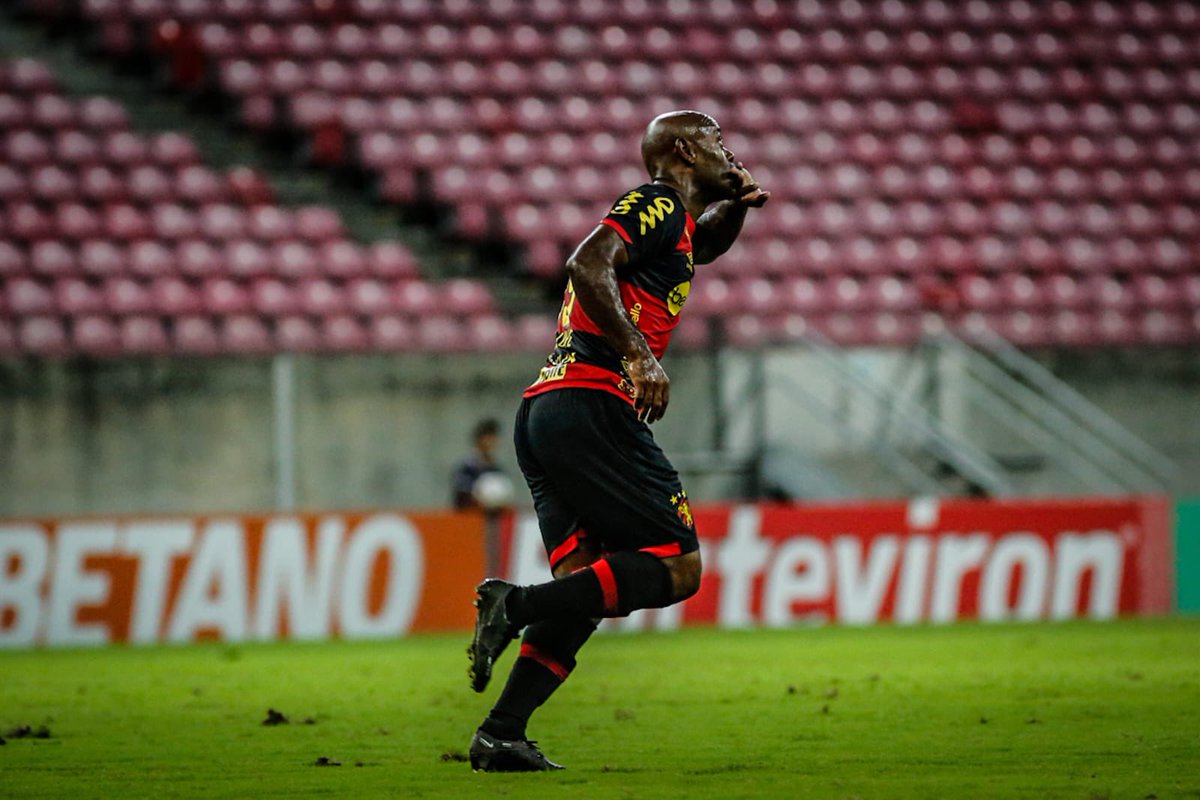 sportrecife's tweet photo. SIMPLESMENTE A NOITE DOS CARECAS! https://t.co/IzDV95vwai