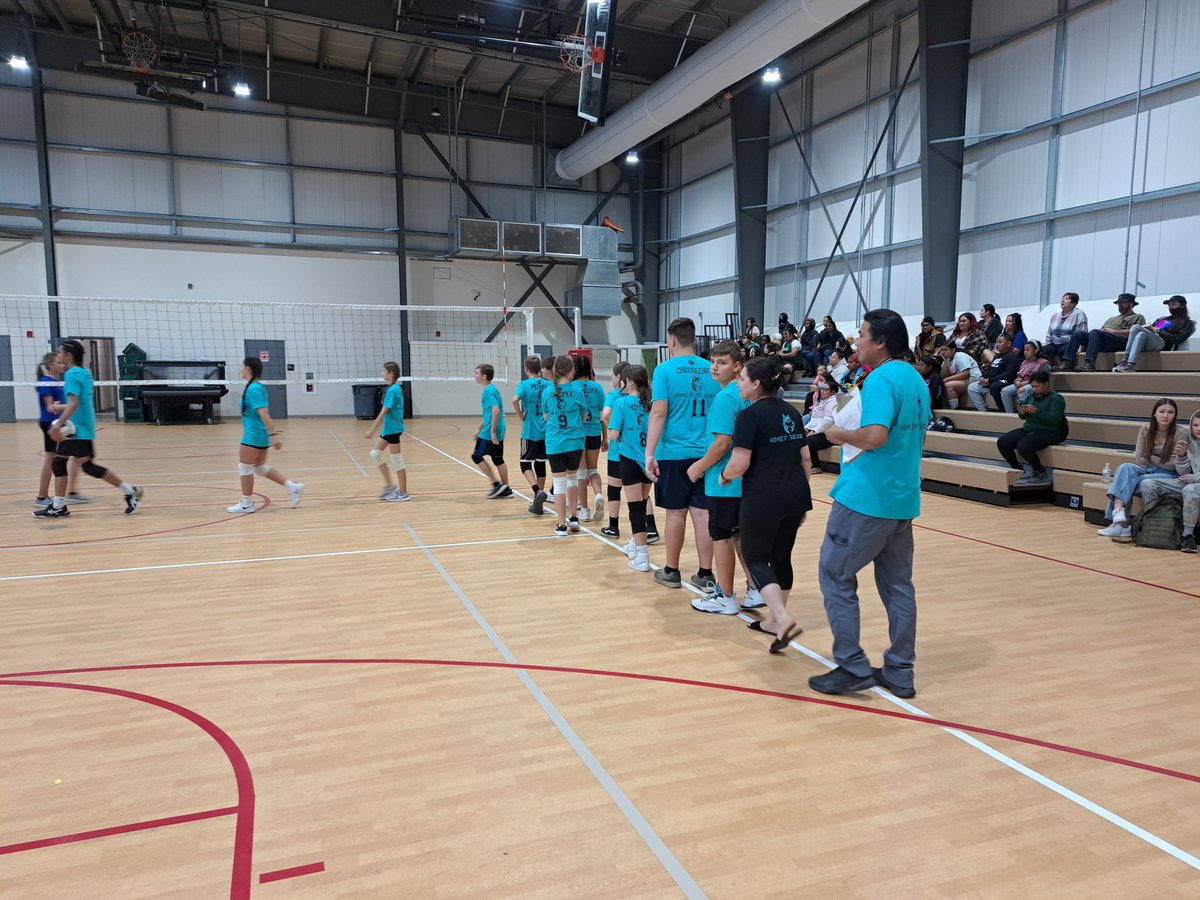 COA_middle's tweet photo. 🏐 Huskies won again!! ✨️🎉🎉🎉✨️
They made it to play offs starting next week!! Go Huskies!!! @DrTanya_Kisel
#coa_middle #coa_school #gcc_charters #gcc20yearsofimpact https://t.co/2R4N7XqEaI