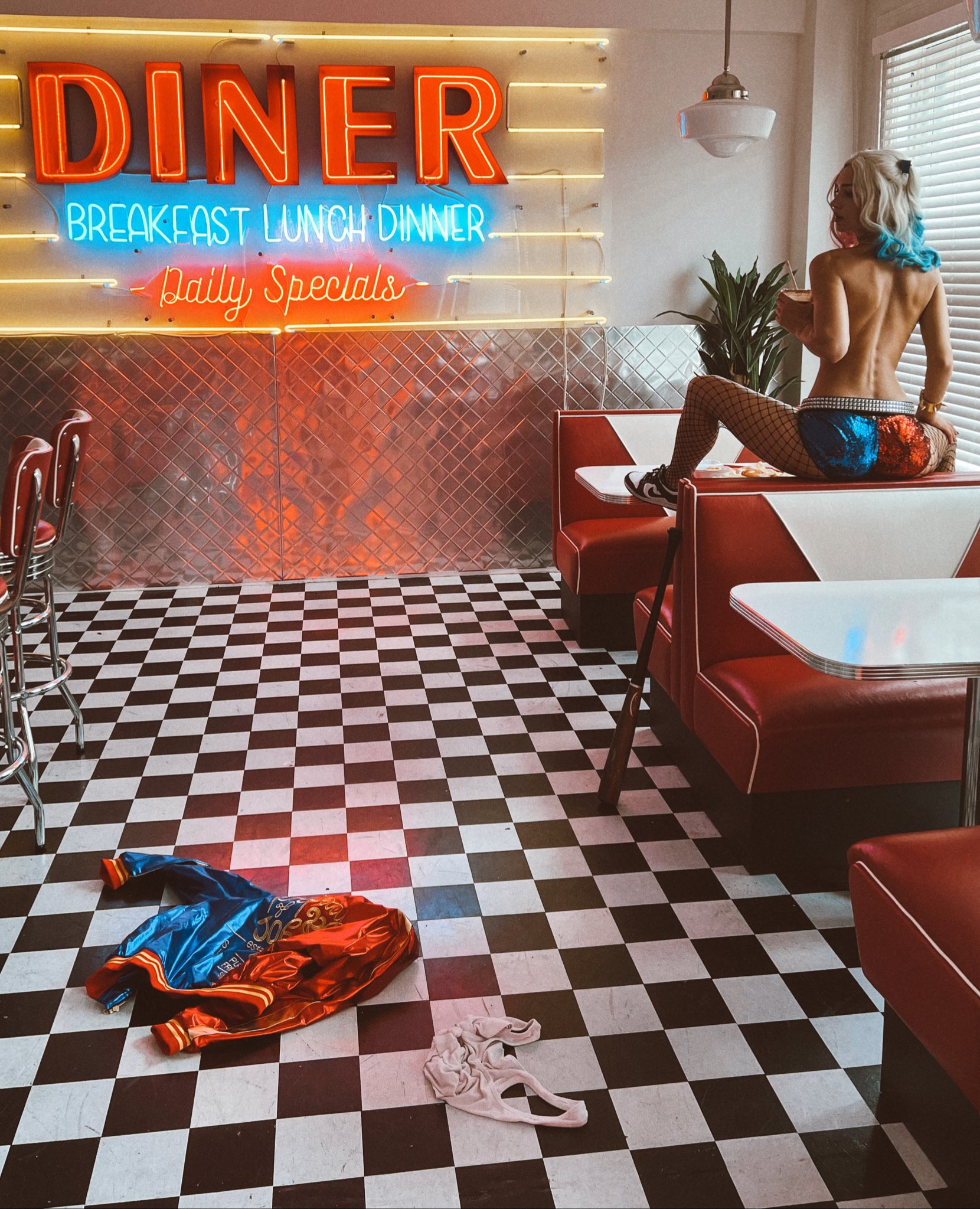 Rachel Cook on X: Breakfast date with Harley Quinn?  t.cozuR5pg9X0L t.coHmxGOd1EaN  X