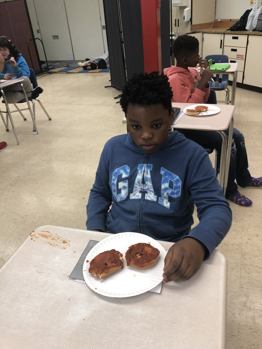 ommsaacps's tweet photo. Another fabulous Food Fun Friday! Students in Ms. Foy’s and Mr. LaSalle’s classes followed sequential steps to make Mummy Bagel Pizza 🥯🍕#handsonlearning #stepbystep #PatriotPride #dowhatisRightnotwhatiseasy https://t.co/jQAIWx5O9i