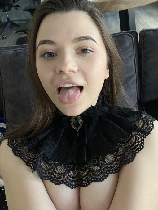 Hayli Sanders - 😈❤️ https://t.co/9Cjnub6UFm