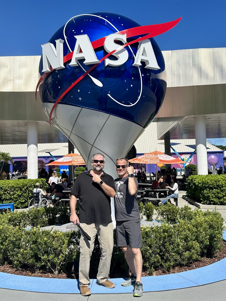 ElectricRob's tweet photo. Had a great visit to KSC with @DrKnowItAll16 and a private tour with @GoingBallistic5 after #teslaconfl Definitely Disney World for us space nerds! https://t.co/e9wdPOZUdG