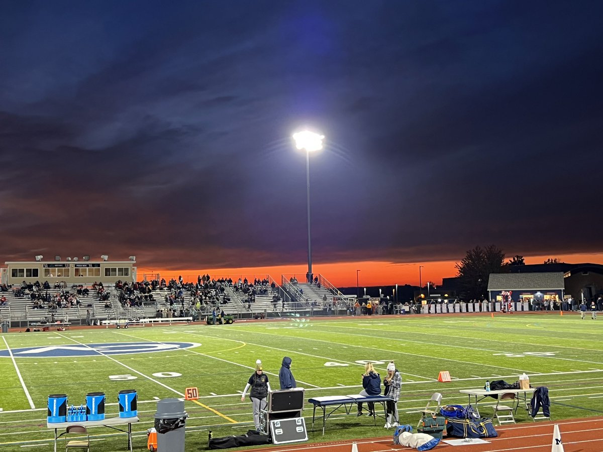 hausmanjennifer's tweet image. Let’s go Muhlenberg!  Last game of the year! 🏈💙💛 #muhlpride @muhlsd @MuhlsAthletics