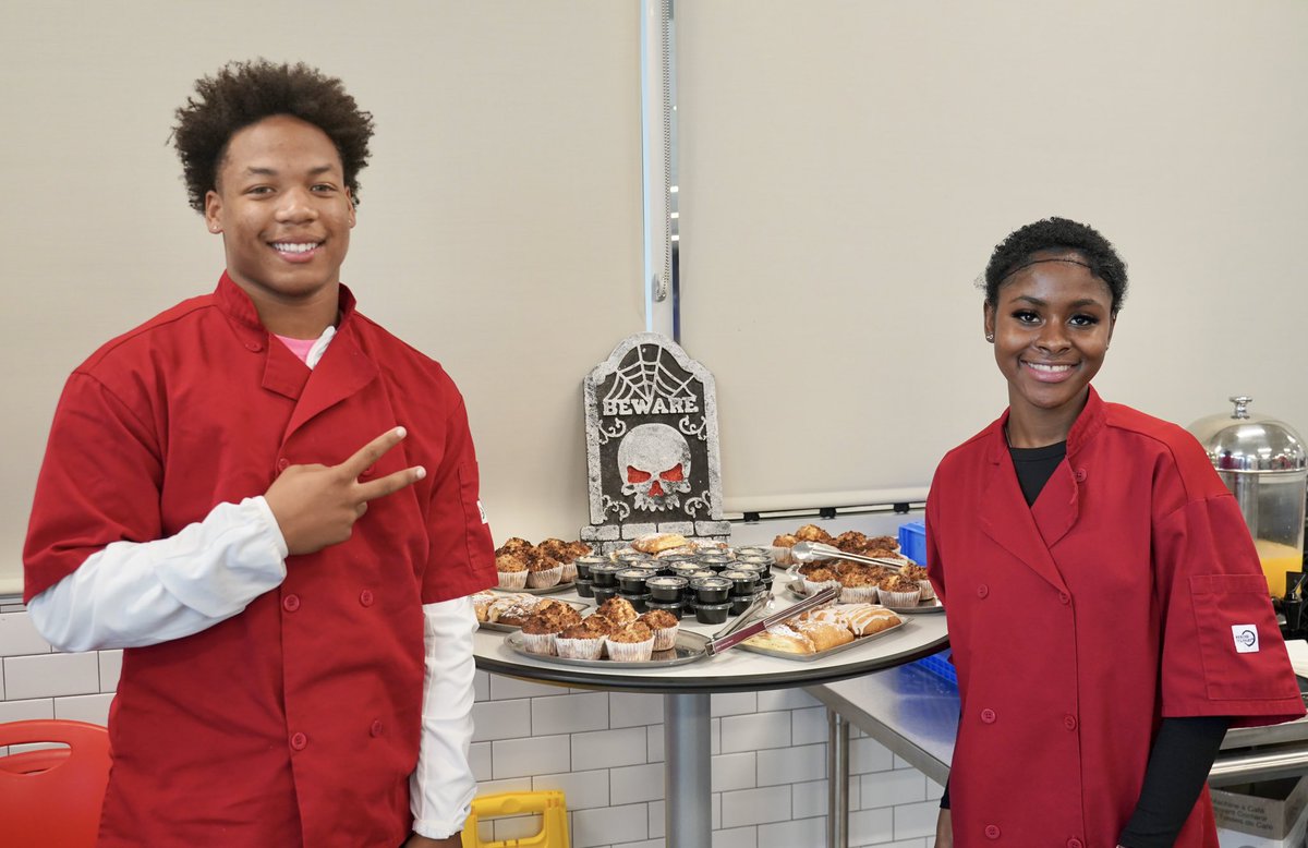 The Manor Senior High School  Culinary Program hosted their first event of the year today: Bottomless Brunch. This event was entirely scholar ran. Everything was made fresh, from scratch by our scholars! Keep up the amazing work mustang scholars! #ManorISD  #ScholarsOfManor