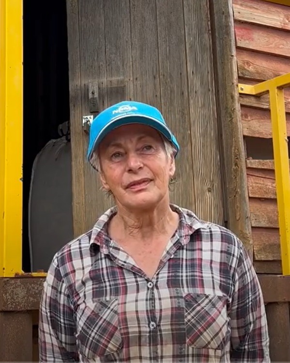FrontierServic6's tweet photo. Rhonda is back on her bike after battling through back-to-back disasters. Two of our volunteers went down to lend a hand on their 2,000-acre property, where they run Hereford cattle and Merino sheep. Rhonda described the difference our volunteers made as transformative! https://t.co/MHE61fFXAO