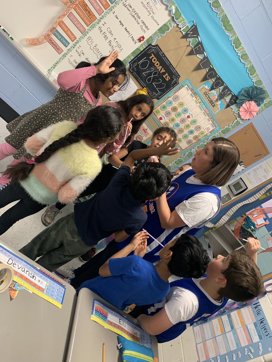 We had a spooktacular fall party!! Shoutout to our amazing parent volunteers for making it such a fun day! 🎃 #rvilleproud