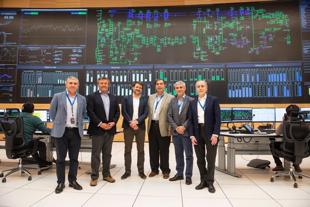 coord_electrico's tweet photo. Hoy compartimos un almuerzo con el Ministro de Energía @DiegoPardow, quien además visitó nuestras instalaciones y el Centro de Despacho Nacional de Energía (CDC). https://t.co/lLN8tE5unI