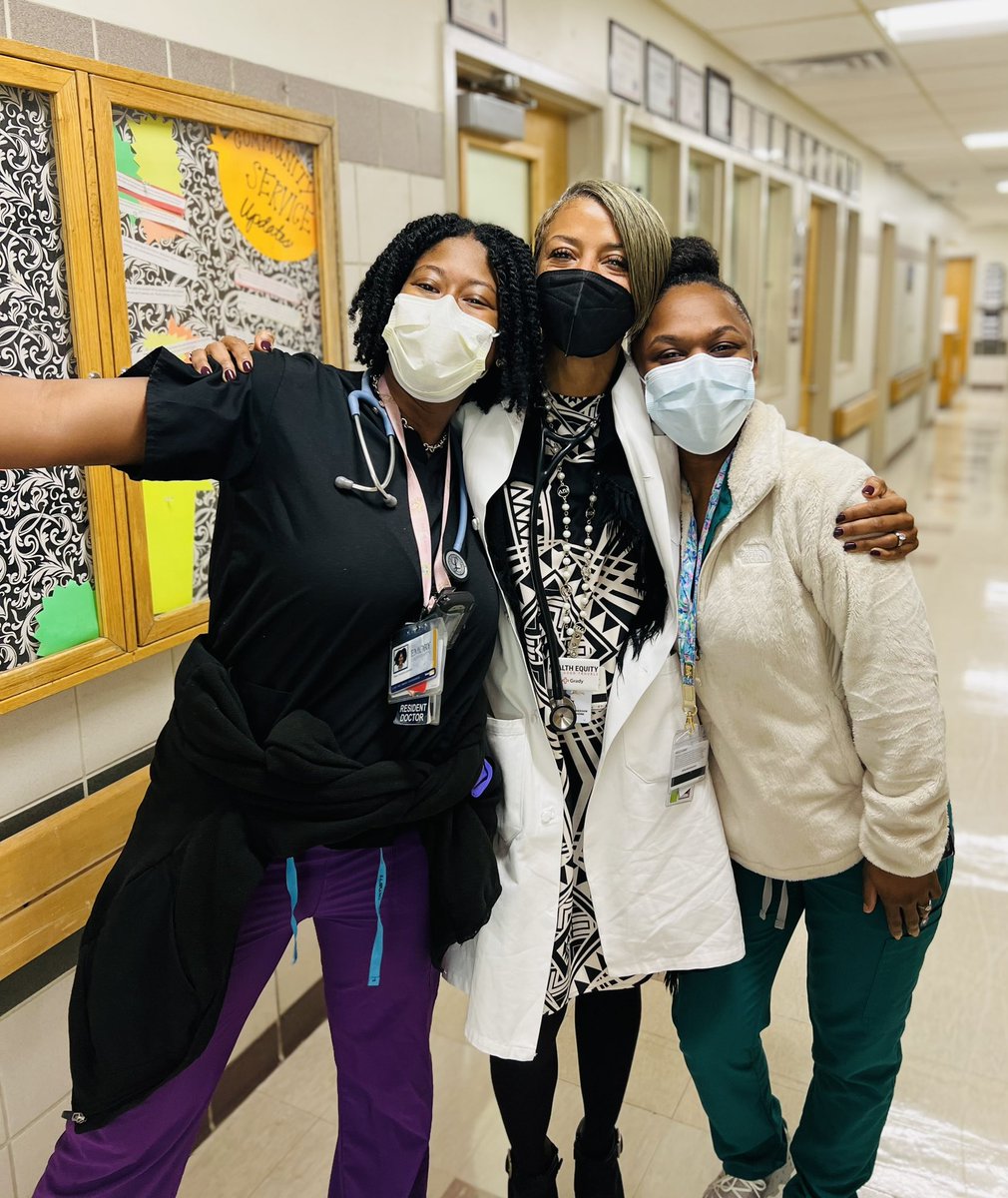 gradydoctor's tweet photo. A Black woman full professor walks into an academic hospital with two Black women interns.*

*Also known as just an ordinary day at @EmoryDeptofMed. 

#WeAreEMORY 
#BlackWomeninMedicine
#WhenTheySeeUs https://t.co/ptkHlPiDGc