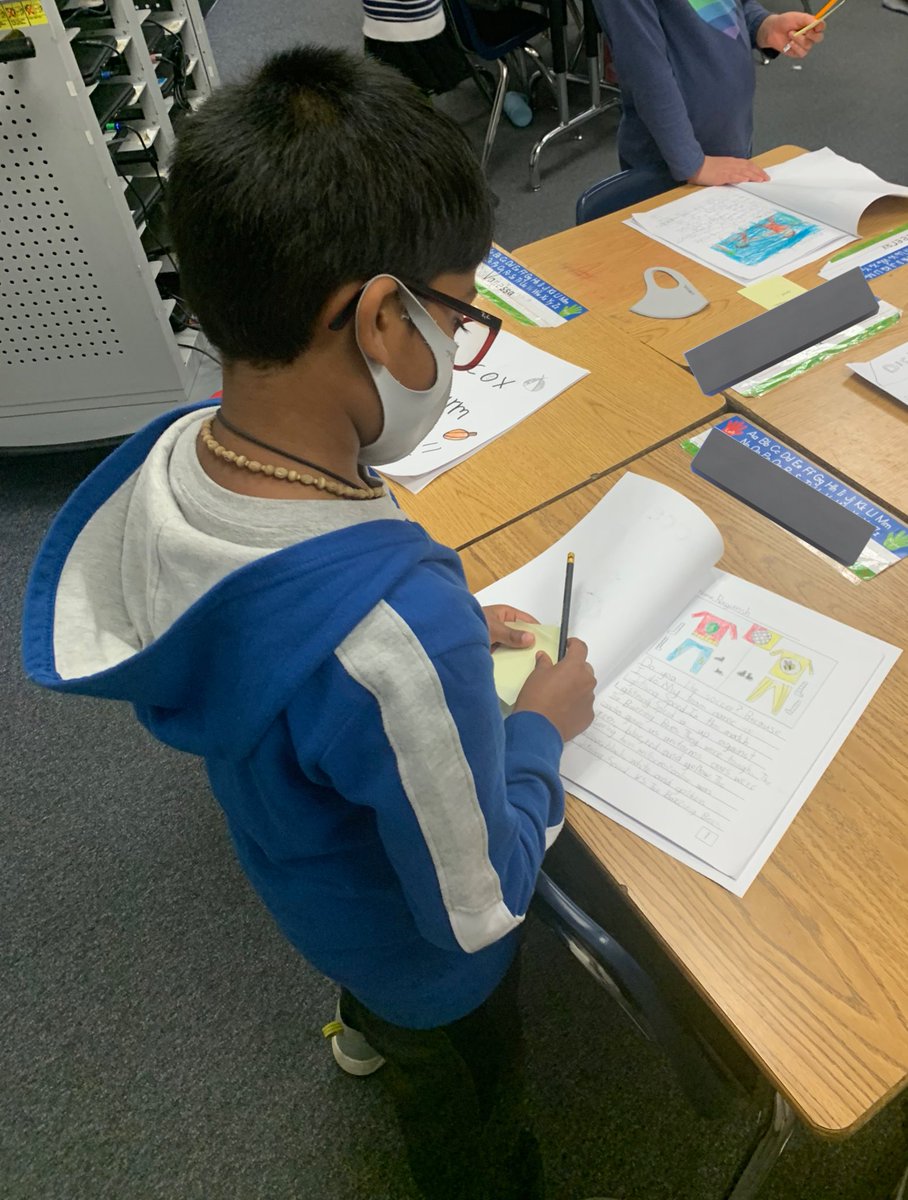 _klwright1's tweet photo. Today we celebrated our personal narratives with gallery walks through each second grade class and left positive post-its. Ss loved giving out the positives but were so excited to read what others had written for them!  @oakhilles https://t.co/9mqrZZCPXB