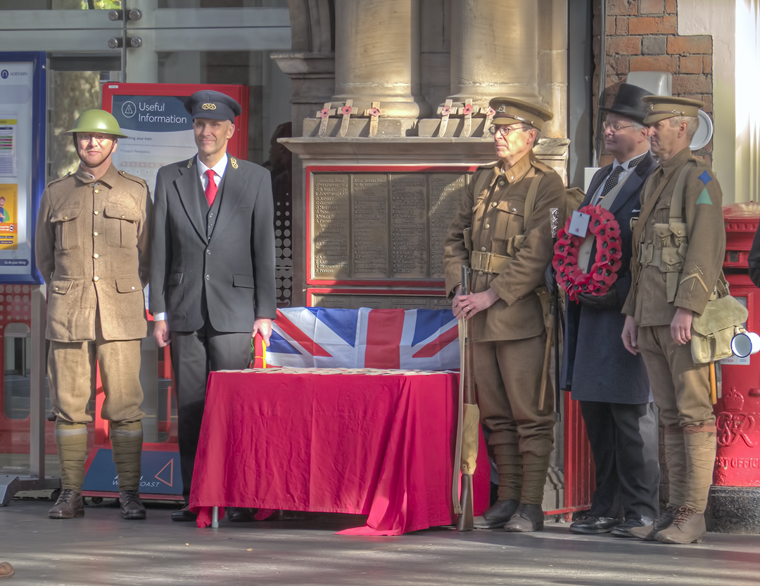 5D_Stoke's tweet photo. A fitting launch for Stoke's 2022 #PoppyAppeal at Stoke railway station today, and 100 years since the memorial arch was built to remember 152 men who didn't return from #WW1. Thanks to NSR Study Group, Avanti West Coast staff, and everyone who gave to @PoppyLegion. #LestWeForget https://t.co/3dyZmQOBRO