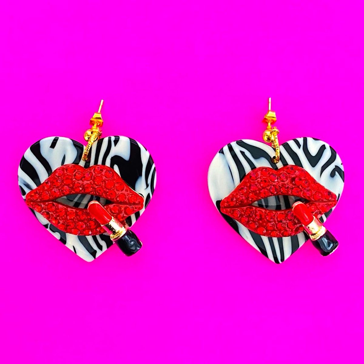 funnybeHappy's tweet photo. #ハンドメイド
#デコパーツ
#プラパ��ツ
#プラ板
#チャーム
#リップ
#イヤリング
#ピアス
#唇
#ハート
#FunnybeHappy
BASE
https://t.co/horAfFMCCS https://t.co/faRaxuAWMh