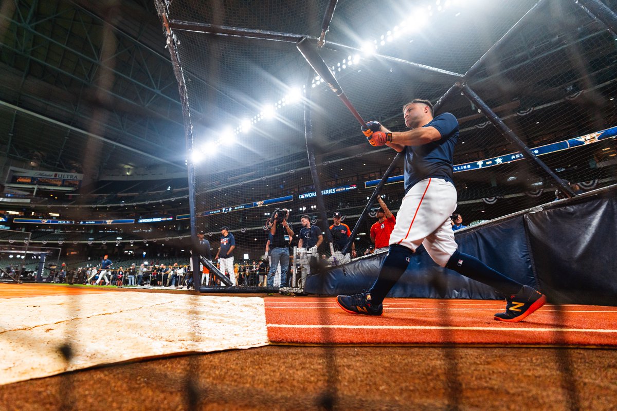 astros's tweet photo. How we feeling, Houston? https://t.co/VN3nwWRlTq