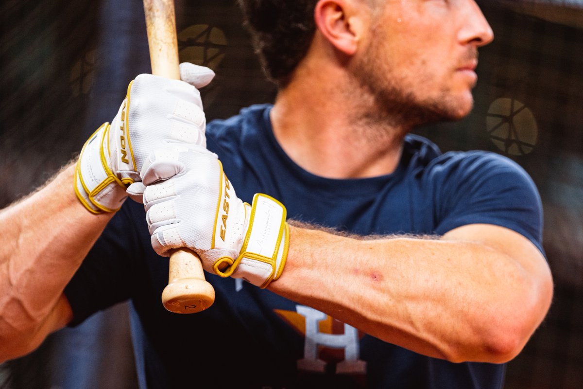 astros's tweet photo. How we feeling, Houston? https://t.co/VN3nwWRlTq
