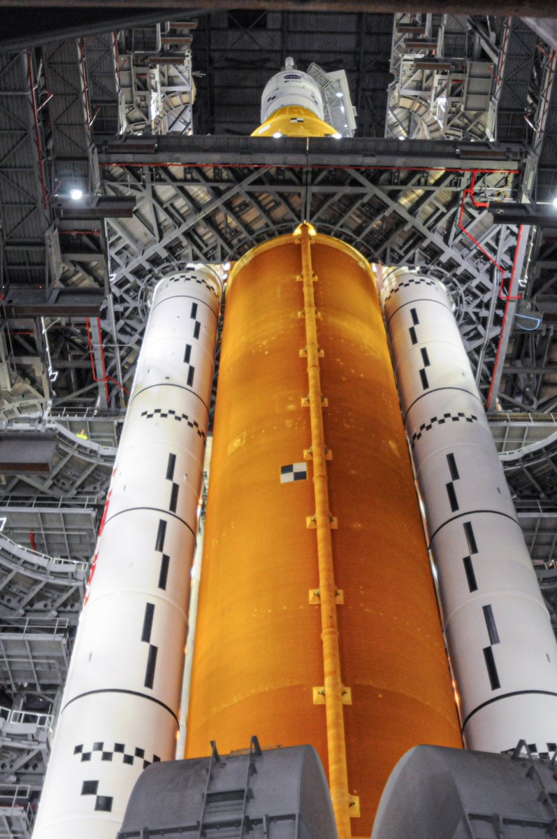 Platform F is now the only platform left surrounding @NASA_SLS and @NASA_Orion in the Vehicle Assembly Building at @NASAKennedy. The vehicle is undergoing final preparations for its roll out to Pad 39B, for a launch to the Moon on #Artemis I, as early as Nov. 14.