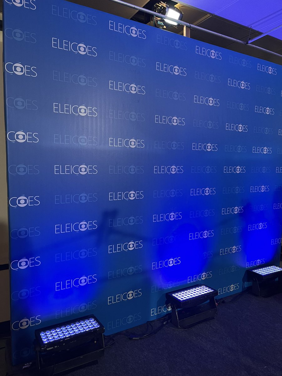 chelvargas's tweet photo. ❇️ Já estamos nos estúdios da Globo para acompanhar o último debate antes do segundo turno. Bolsonaro já chegou ao Projac e declarou querer passar otimismo no duelo com o ex-presidente Lula. #arkoadvice #DebateNaGlobo #Eleicoes2022 https://t.co/86jiIyU3x4