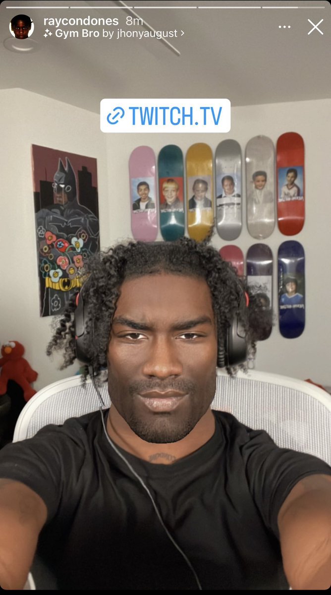 ImRichh___'s tweet photo. @raycondones why this filter fit you so well #handsomebruce 😭😭 https://t.co/lD2KerZQaS