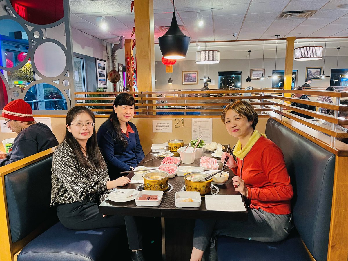 XinYan2018's tweet photo. Just had a wonderful time at UW-Madison! Thanks to @yingge2121 for inviting me to talk. So great to meet with old friends and talk to students and faculty there! Madison is so pretty! https://t.co/vMDVt9JgGn