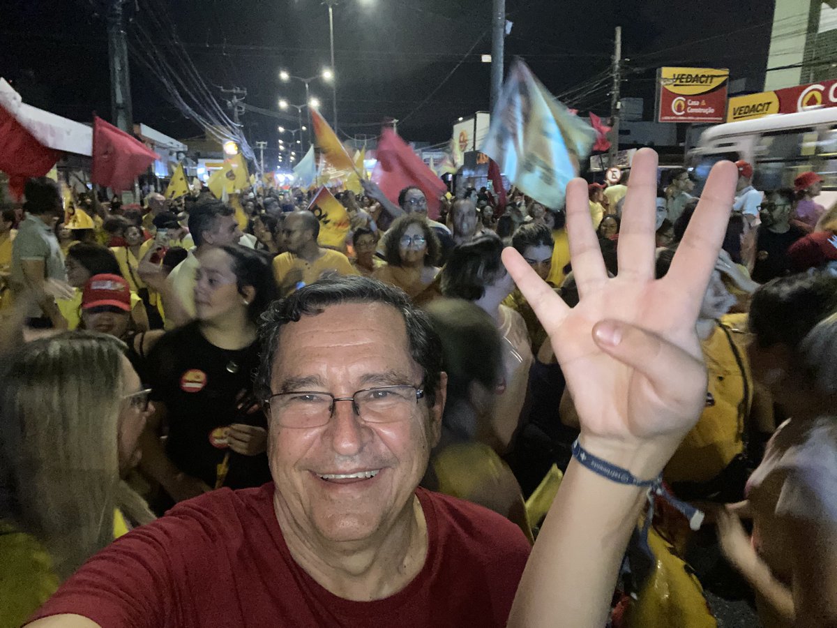 anisiomaiapb's tweet photo. Agora nos Bancários na passeata de João e Lula. Muita animação diante da vitória eminente. https://t.co/EA63U07De3