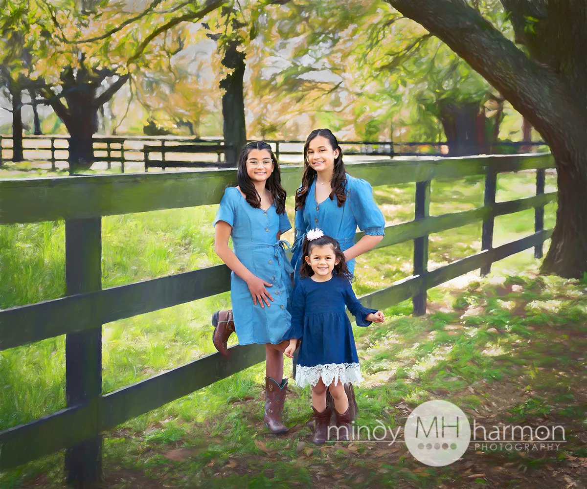 mindyharmon's tweet photo. Family portraits are busy this time of year! Call the studio to get on our schedule1 281-296-2067
#mindyharmon #familyportraitsthewoodlands #outdoorportraitsthewoodlands https://t.co/SSaImGmVla