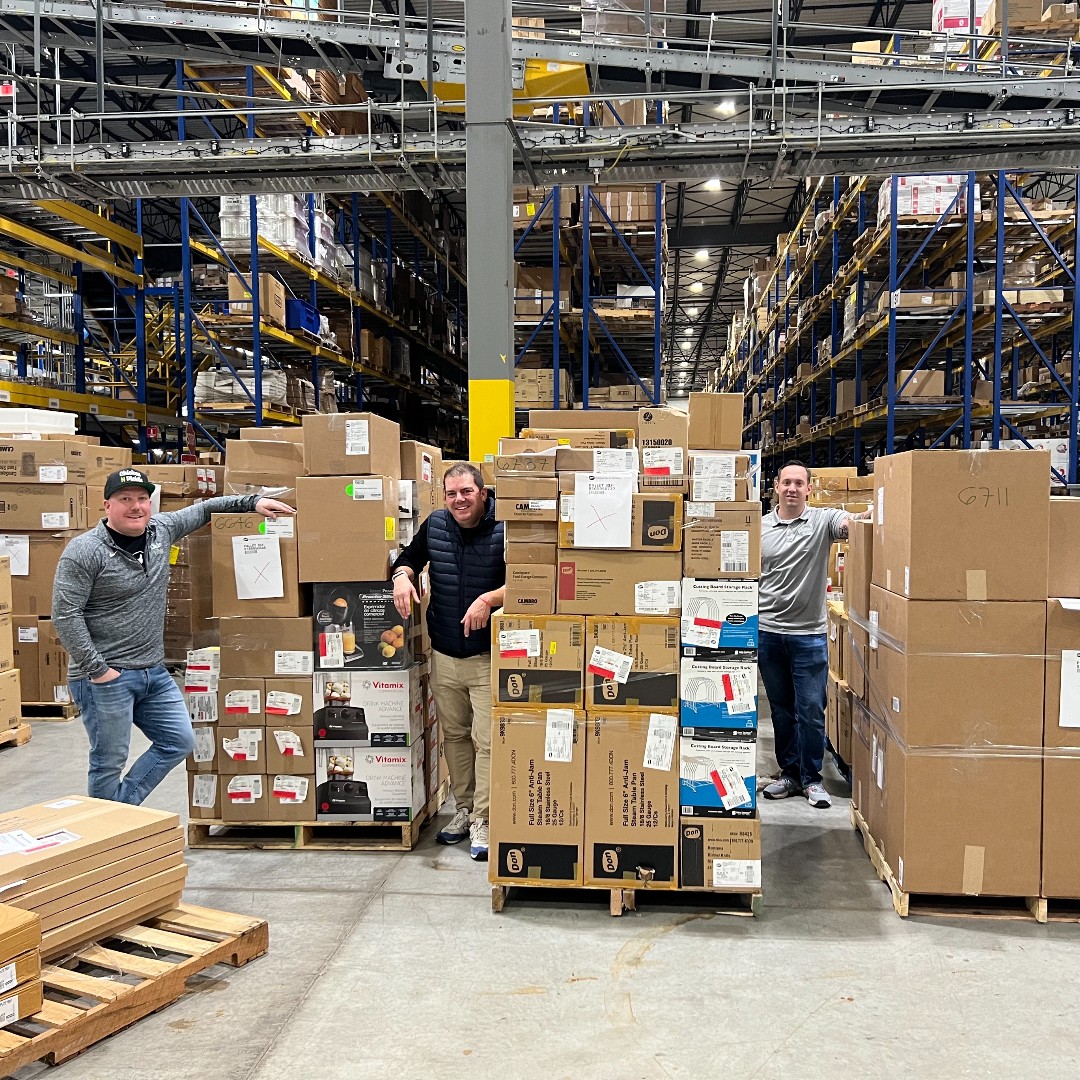 EdwardDonCo's tweet photo. There's nothing like going through a pre-pack! All at our DON Corporate IL DC 🌟

#DON #PrePack #Teamwork #Solutions #CustomerFocused https://t.co/hisFbrB7nw