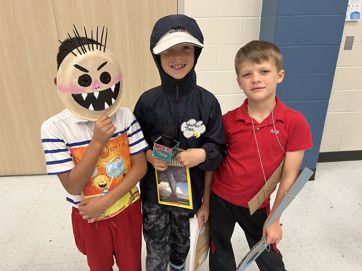 FPE1stGrade's tweet photo. First grade book character parade was a HUGE success! We had so much fun sharing our love for books with our school! 🤍 https://t.co/d6Vs157wfz