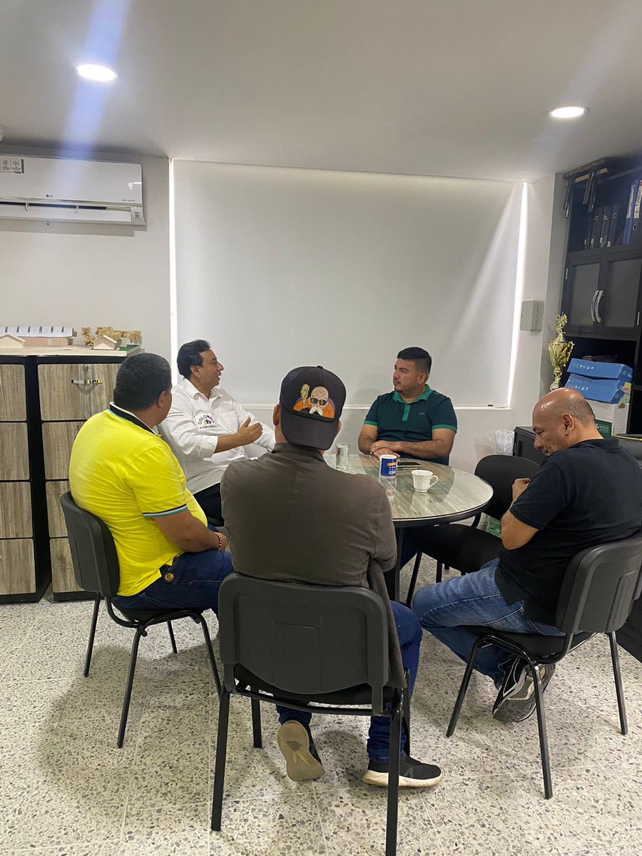 ColombiaConsc's tweet photo. Gremios cárnicos hoteleros y abastos de Cucuta ! PPSTCC https://t.co/MOjQk47odb