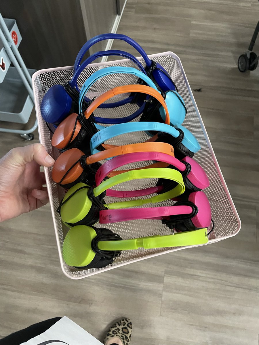 Any other organization-freak teachers out here? My jaw hit the floor when I saw how these were returned today 🤩😱