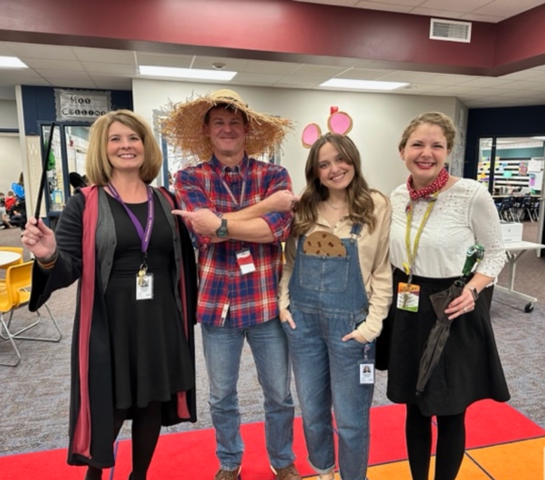 4thgradeMrsW's tweet photo. We celebrated our learning on character traits with a book character dress up day! Introducing Hermione, Scarecrow, Mouse, and Mary Poppins! @ShaylaJChapman  @JCSD_HZE https://t.co/JUIkfYqY4R