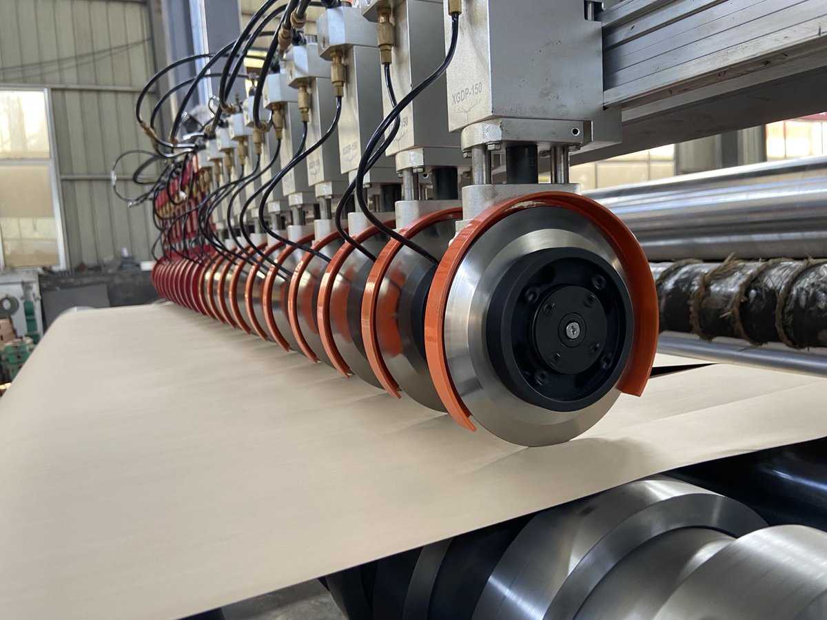Mike Liu (@mikeliu07920121) on Twitter photo LYAN-2500 heavy duty type slitter rewinder
Max roll width: 2500mm Max roll Dia: 1600-1800mm
Speed: 600 meter per minute
Cangzhou Lyan Carton Machinery Co., ltd
WhatsApp / Wechat / iMessage:
+86 152 2676 9459
Email: admin@lyanmachinery.com
lyanmachinery.com LYAN-2500 heavy duty type slitter rewinder
Max roll width: 2500mm Max roll Dia: 1600-1800mm
Speed: 600 meter per minute
Cangzhou Lyan Carton Machinery Co., ltd
WhatsApp / Wechat / iMessage:
+86 152 2676 9459
Email: admin@lyanmachinery.com
lyanmachinery.com
