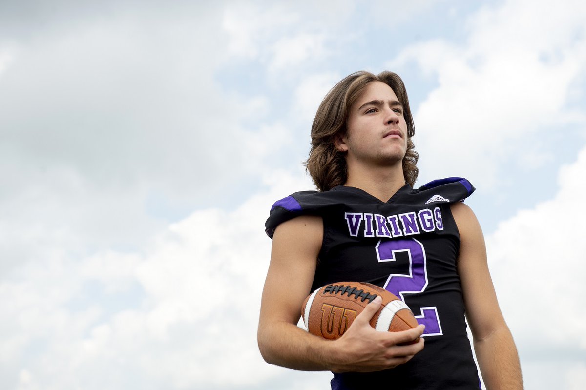 BernreuterHugh's tweet photo. Swan Valley throws  37-yard double pass from Colton Klein to Payton Guilbeaux to Sam Wickham for a 14-7 lead over Garber with 11:10 left in first half. @JaredPurcellDET @SwanValleySport https://t.co/Fl1kC3wmAc