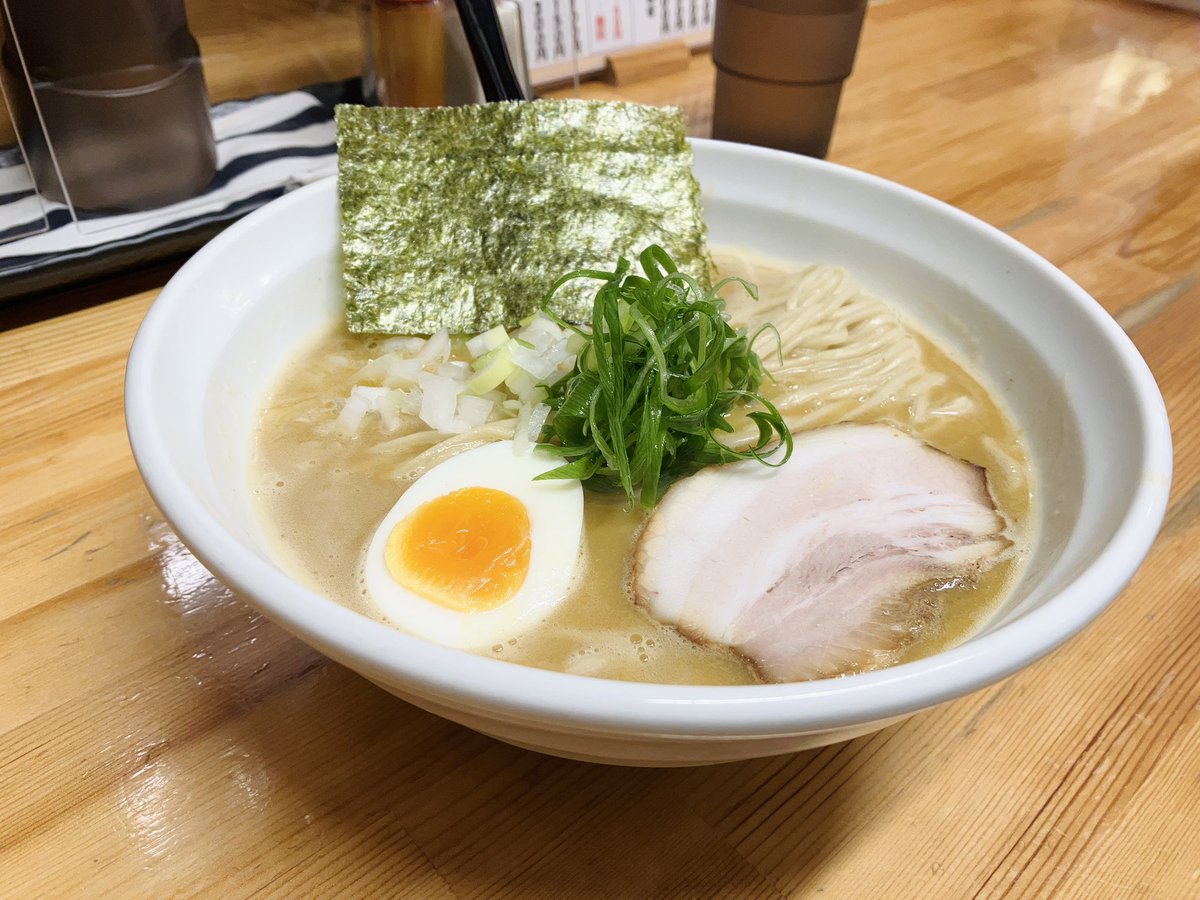 leftydandy's tweet photo. 激戦区六甲道の濃厚鶏白湯スープが魅力の「いっぽし」
https://t.co/HidSziI2gt
 #いっぽし  #ラーメン激戦区  #六甲道  #つけ麺 https://t.co/F15OHQ3ler
