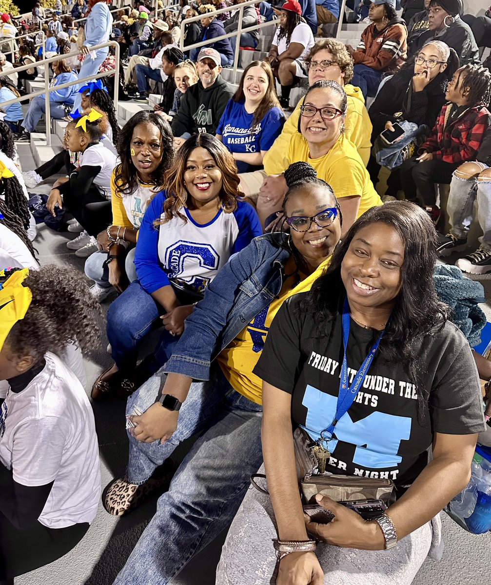 MrsKimDavid's tweet photo. MAYS Cluster night... Cascade Cheer Squad.📣Go RAIDERS!!!@CasPrinciTmomon @didraut @CascadeESMedCtr @MsP_CascadeES https://t.co/4WUOLO6yhz