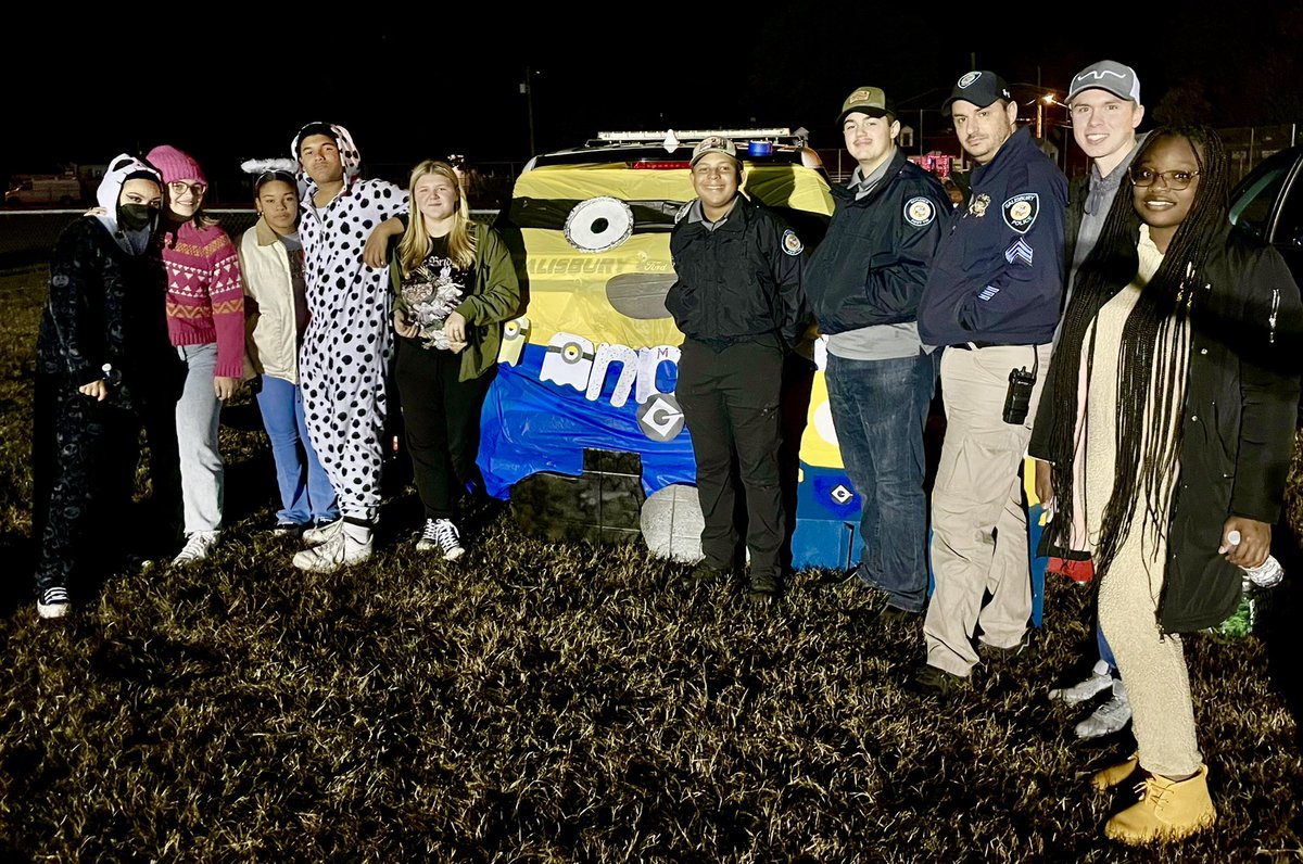 Trunk-or-Treat at Prince Street Elementary tonight.  #ExplorerPost710 having a scary good time with DJPoof. 👻