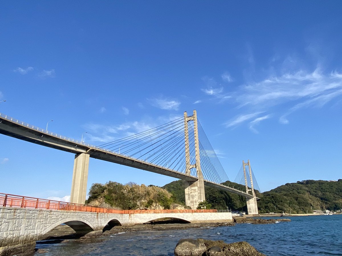 朝の1発目！呼子大橋 呼子と加部島を結ぶ橋で下の遊歩道からは大迫力、海は透明で美しい✨