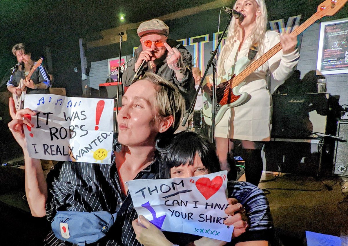 GregLassetter's tweet photo. @LotteryWinners mega gig tonight at Wimbledon. Loved it. Shame Thom had to be so precious about his Stone Island..... https://t.co/s0nZG9tzyc