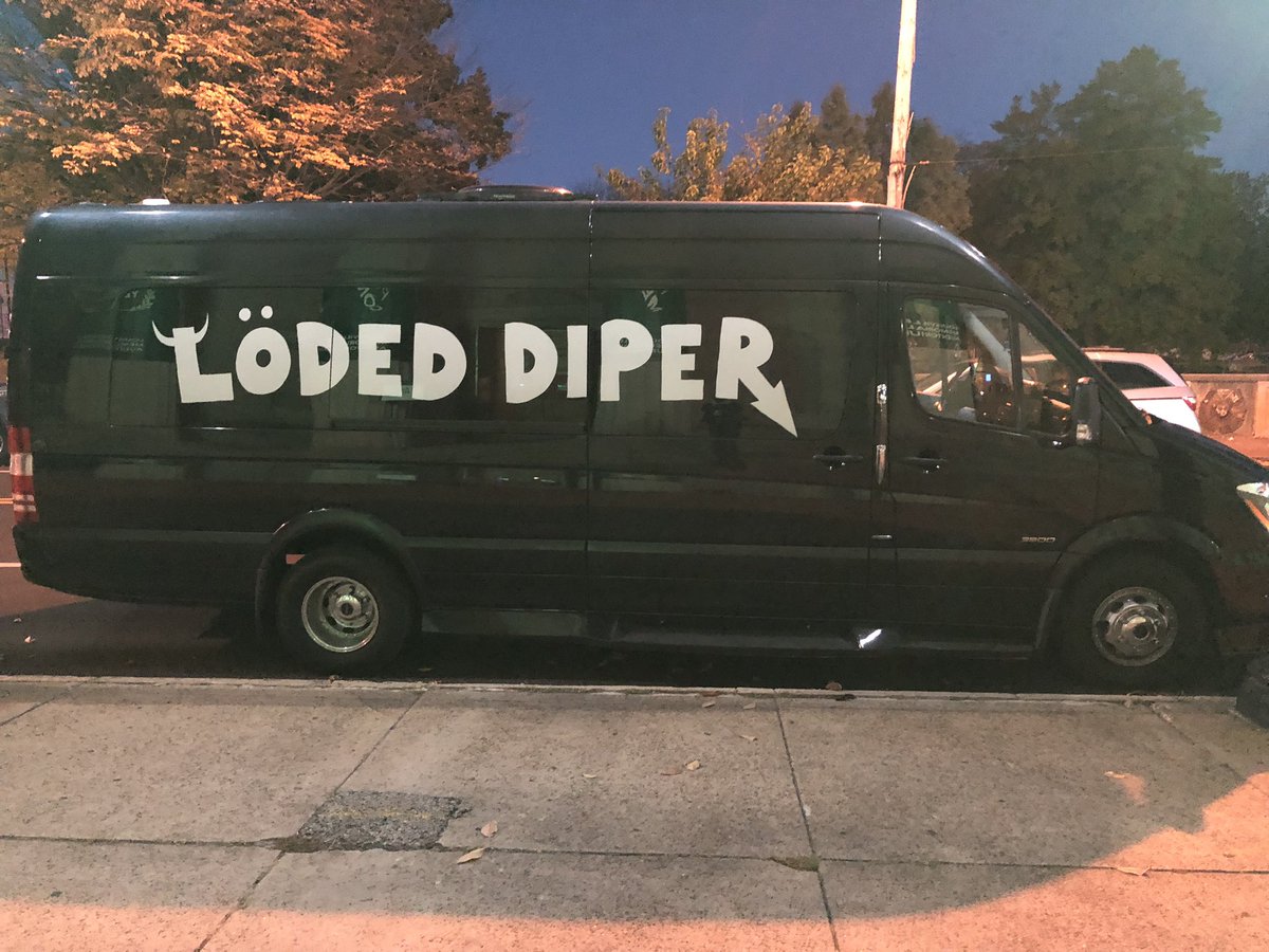 Librarian_Beck's tweet photo. Last night’s author event featuring @wimpykid author Jeff Kinney was a blast! @carmichaelsbook #JCPSLibraries #READ #WimpyKid #DiperOverlode #LodedDiper @JCPS_LMS #LibraryLife @JCPSKY #DiaryOfAWimpyKid https://t.co/c9gXLGX3I4