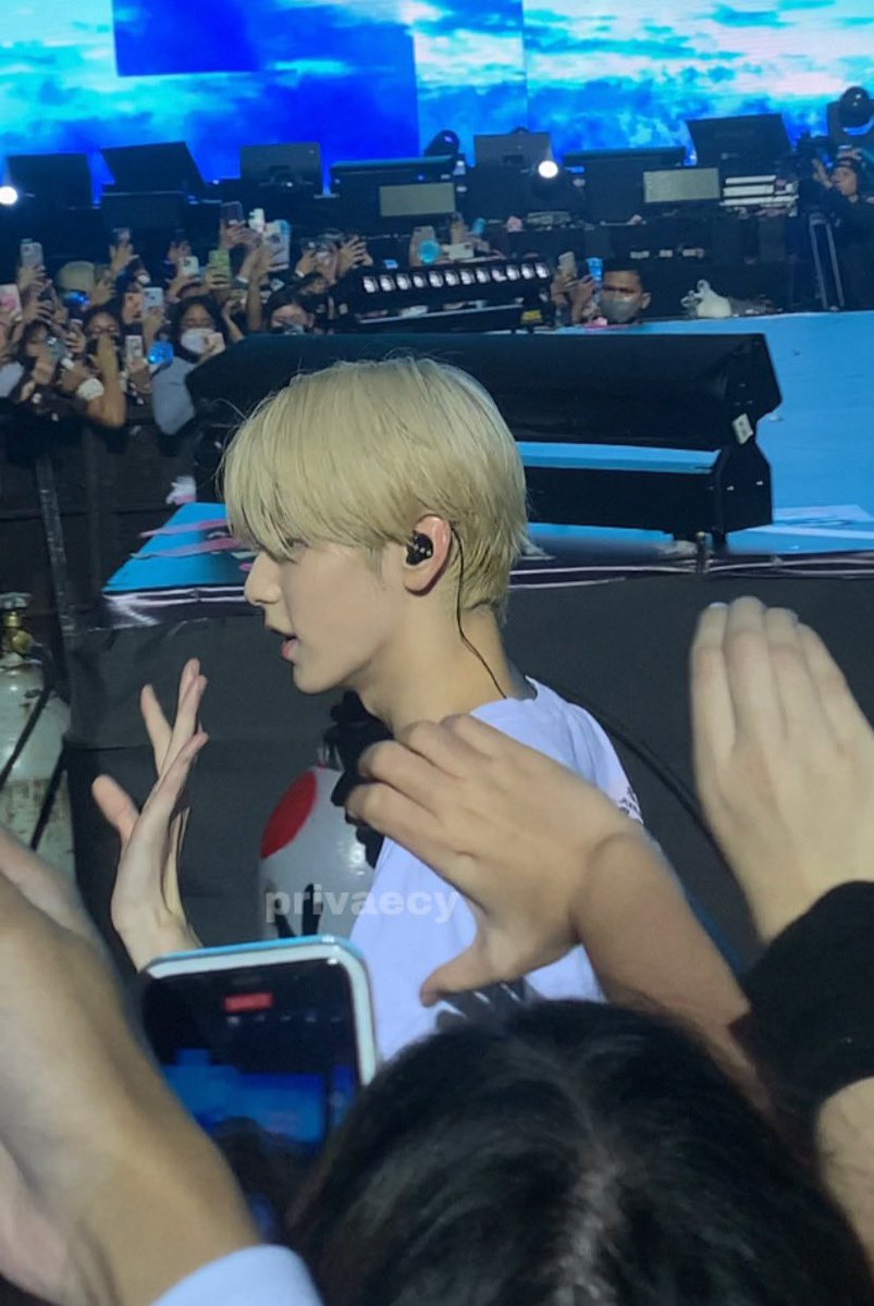 recedeken's tweet photo. totoong tao po sila yes po <33

#MOAsinMOA #ACTLOVESICKinMANILA #ACTLOVESICKinMANILA_Day2 #TOMORROW_X_TOGETHER 
#till_we_meet_again_TXT
#OntoTheNextChapterWithTXT
@TXT_members @TXT_bighit https://t.co/xmfnifV5gE
