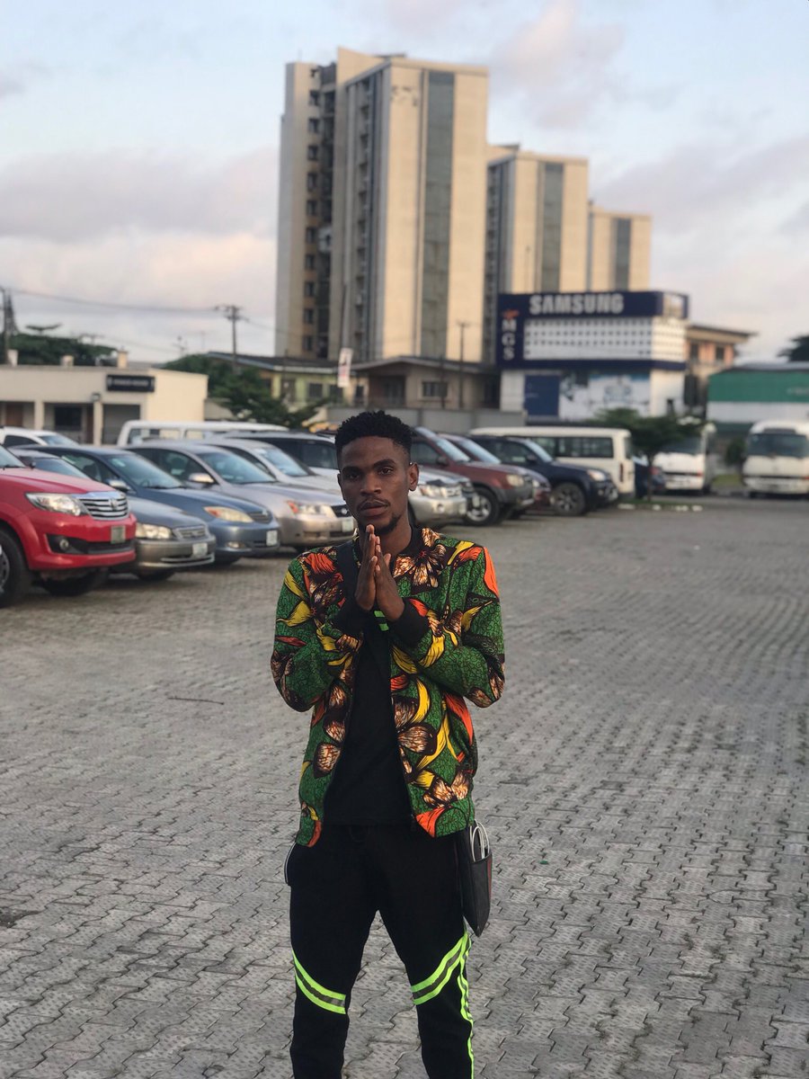 Onklebigdreamz's tweet photo. She got Options ... I got God 🙏🏽 #Gracework 🌍 https://t.co/NiU8WqR2BR