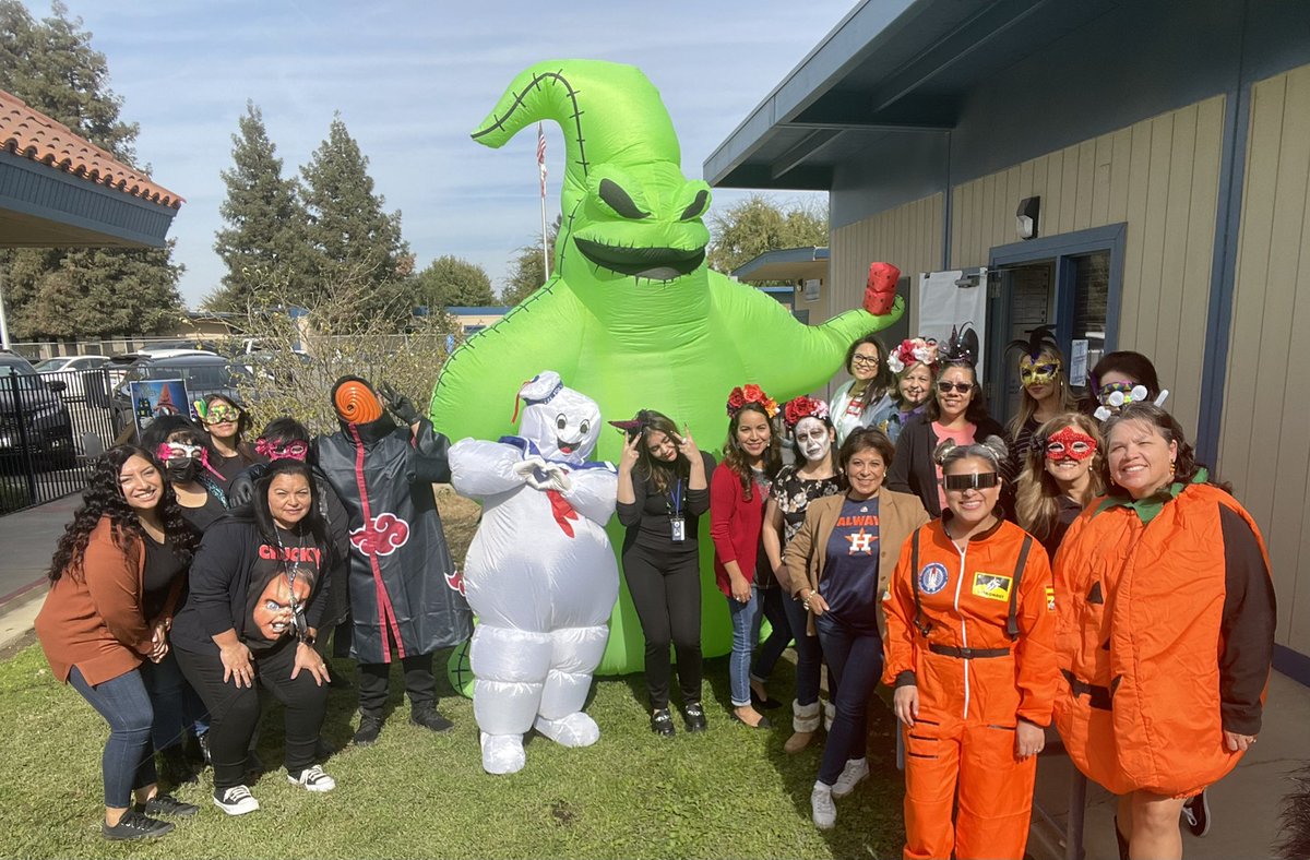 jojoreyes71's tweet photo. District Office Trick or Treat @ParlierUsd #ForTheKids https://t.co/IQZkbG6Qgi