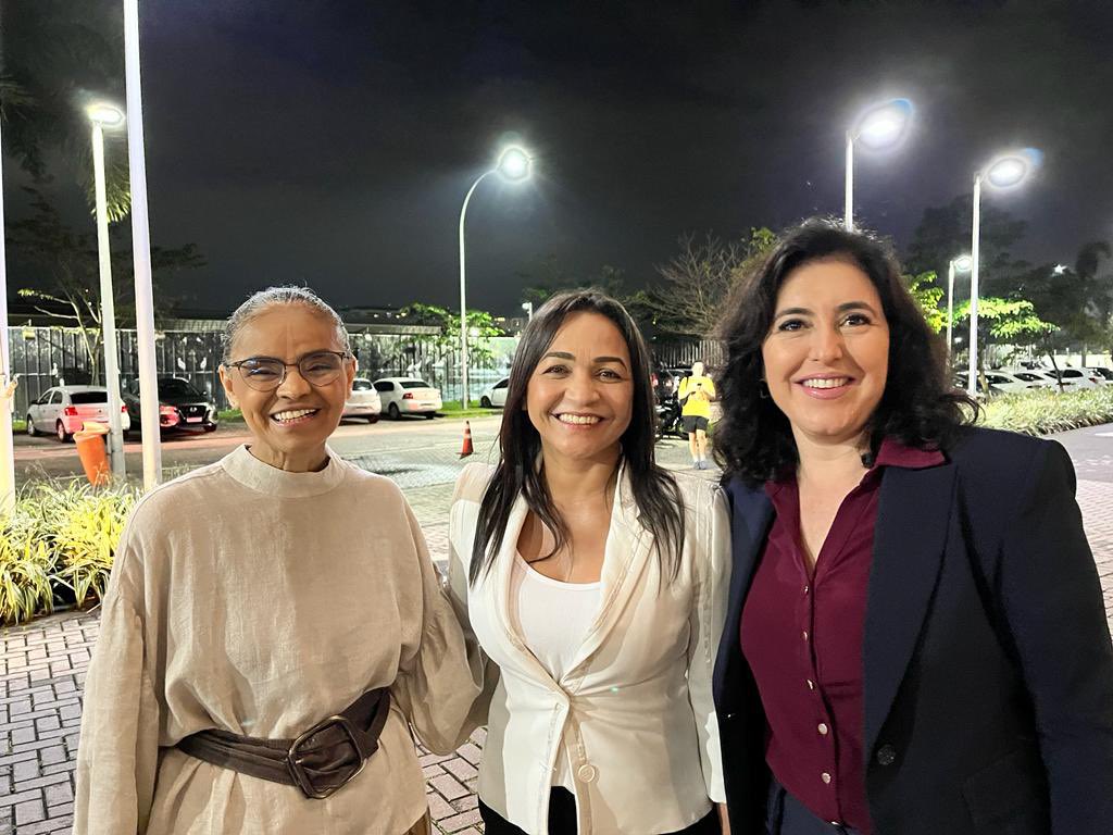 Juntas com @LulaOficia! Mulheres com Lula! ✊💜 <a href="/MarinaSilva/">Marina Silva</a> <a href="/elizianegama/">Eliziane Gama</a>