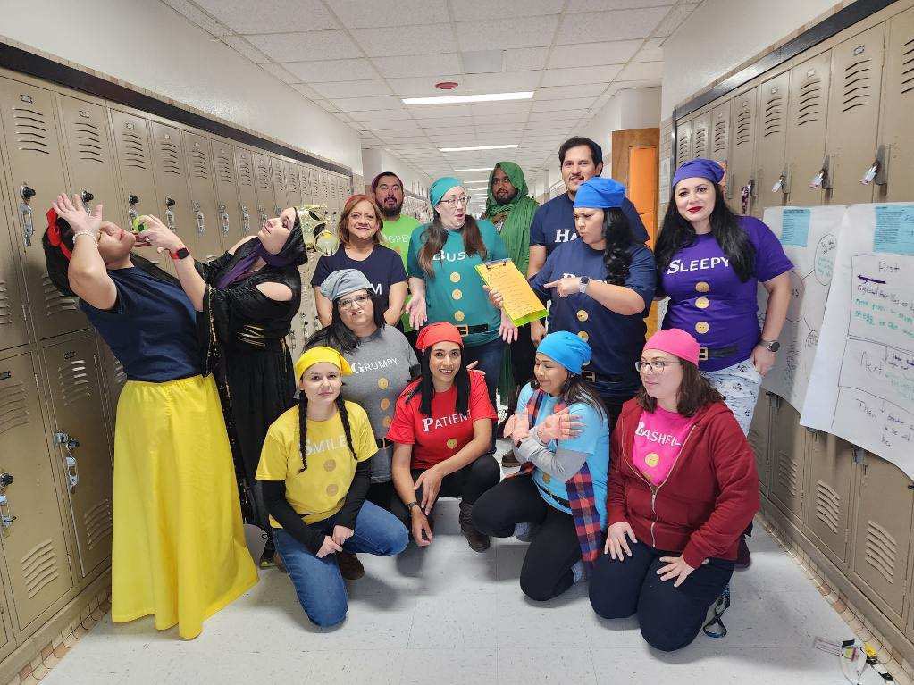 SithSakura's tweet photo. Red Ribbon Week @RiversideMS1971 
Department dress up competition fun! My department brought it, but who won?! Can’t wait to find out! https://t.co/YY08Gv5bFv