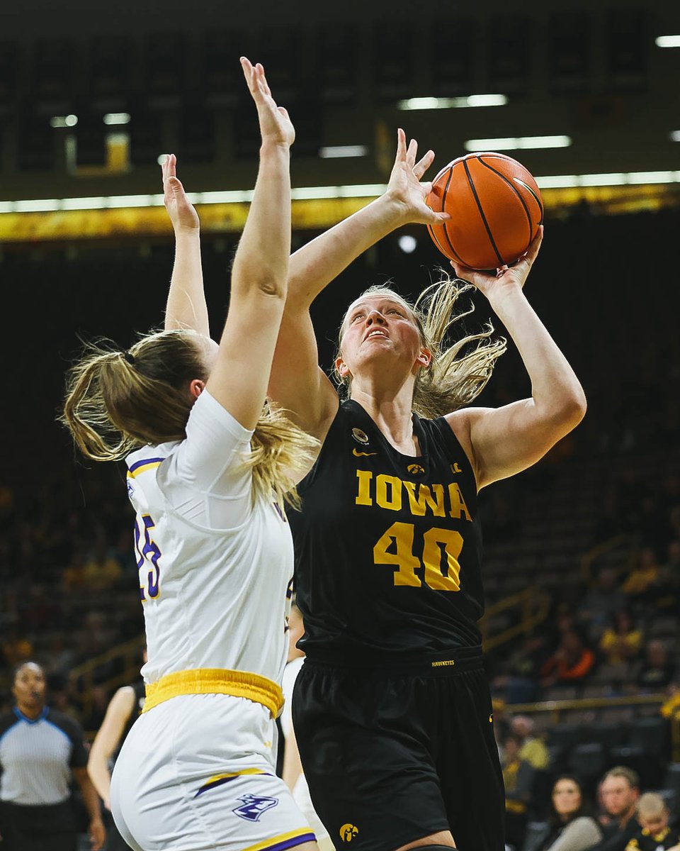 She's 𝗯𝗮𝗰𝗸 😤

<a href="/sgoodman40/">Sharon Goodman</a> x #Hawkeyes