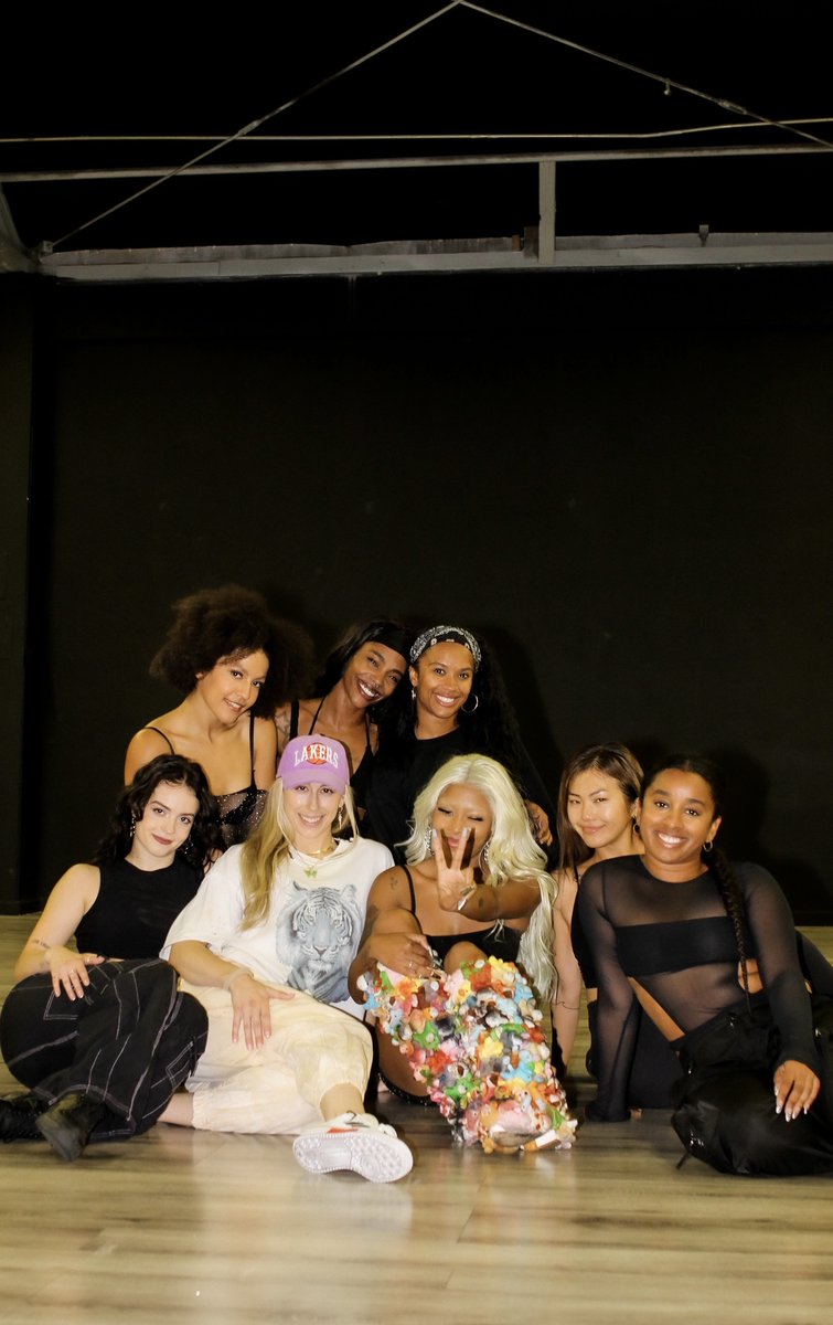 missing these ladies! 😭 ♥️