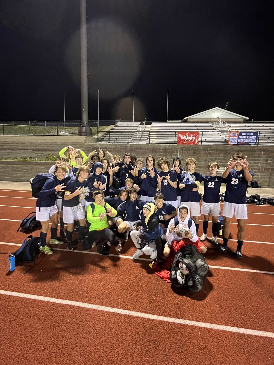 Crusaders with the 4-1 win in the Semis over Wheaton Academy. #618aoccer #letsgocrusaders #SophieStrong <a href="/AlthoffCatholic/">Althoff Catholic</a> <a href="/STLhssports/">STLhighschoolsports</a> <a href="/hshuddle618/">618 High School Huddle</a>