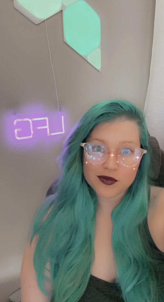 MichkaNik's tweet photo. Blue is baaaaaaack 🥰🥰😍😍🥰😍🥰

Playing #ffxiv on my #stream today! Come hang out with me! #linkinbio 

#bluehair #tealhair #twitchstreamer #supportsmallstreamers #gamergirl #creator #ps5 #playstation #razerstreamer #thegamersloungenetwork #streamer #diyhair #positivevibes https://t.co/mwqGfMVlzf