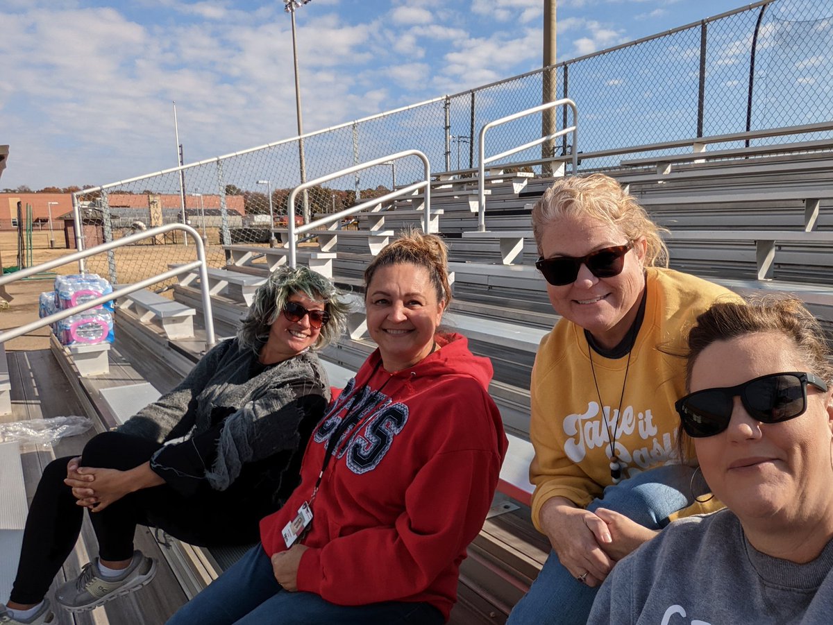 SCHS_Adcock's tweet photo. Hawk Walk 2022 was a success! A little dancing, a lot of pizza and plenty of smiles and laughs https://t.co/VPTETwRZzu