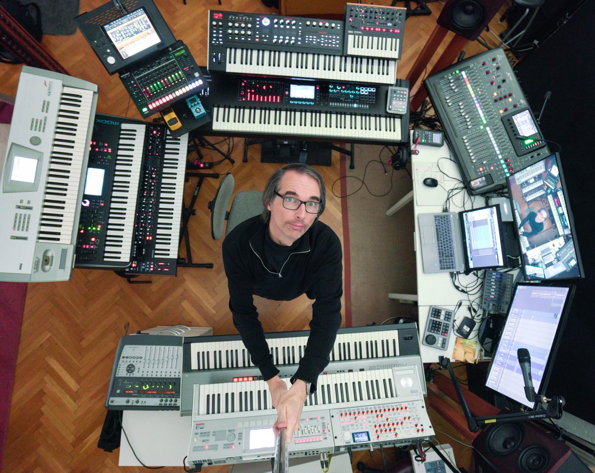 TonimpexT's tweet photo. Hey Twitter, long time no see :) 
I'm about to start rocking again. https://t.co/D3i2SADnb7